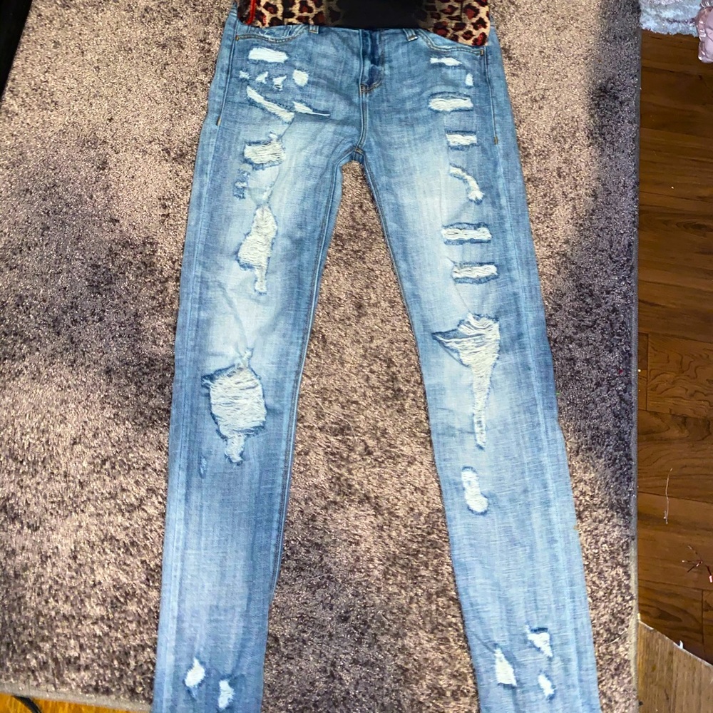 CLOSET ON HOLD TO REMOVE THINGS FROM STORAGE Buckle day trip straight jeans